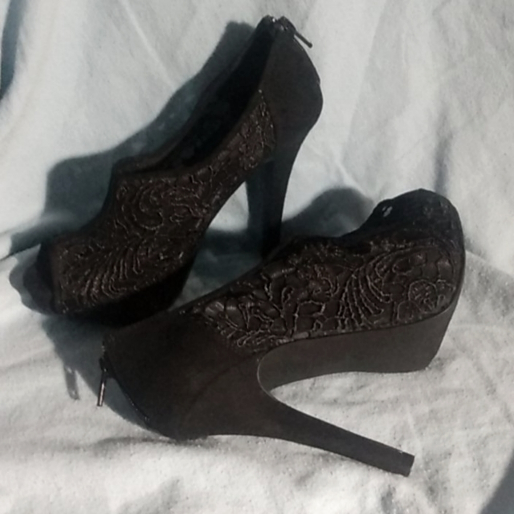 Black Lace Stiletto size 5